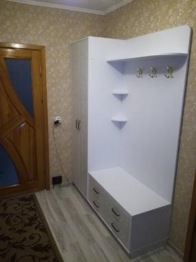 Стенка в прихожую комнату